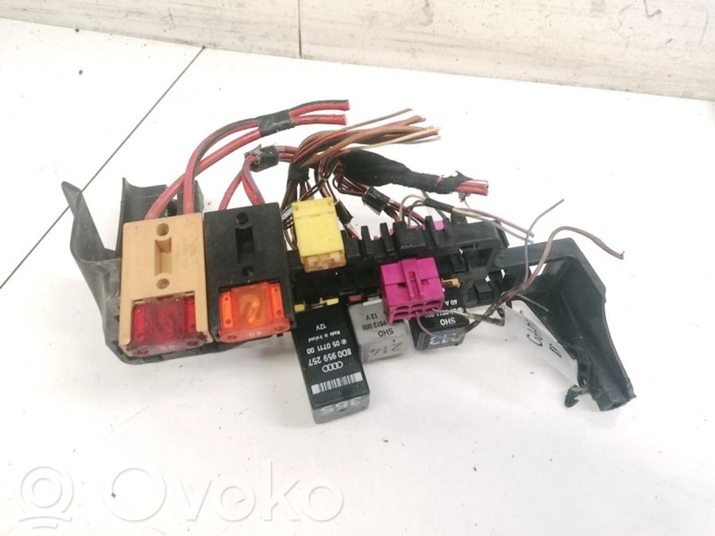 Audi A4 S4 B5 8D Set scatola dei fusibili 