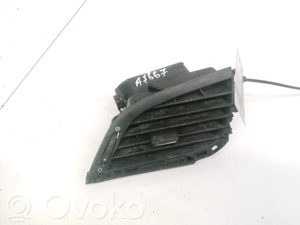 Peugeot 207 Rejilla de ventilación central del panel 