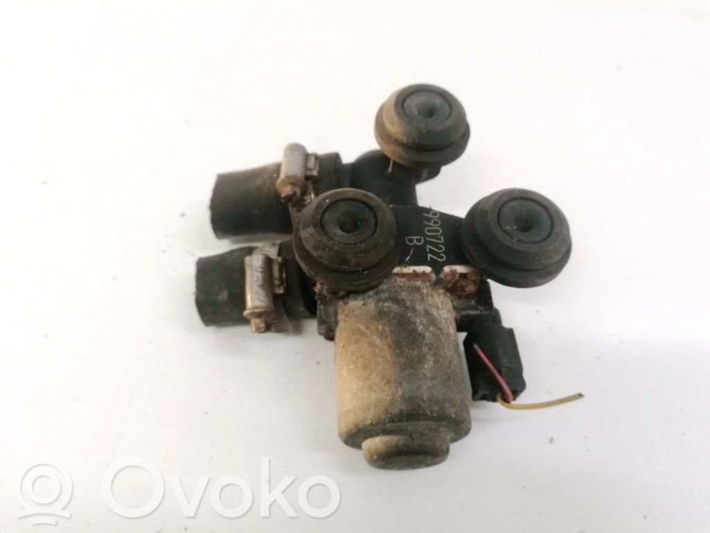 BMW X3 E83 Supapă control încălzitor lichid răcire 