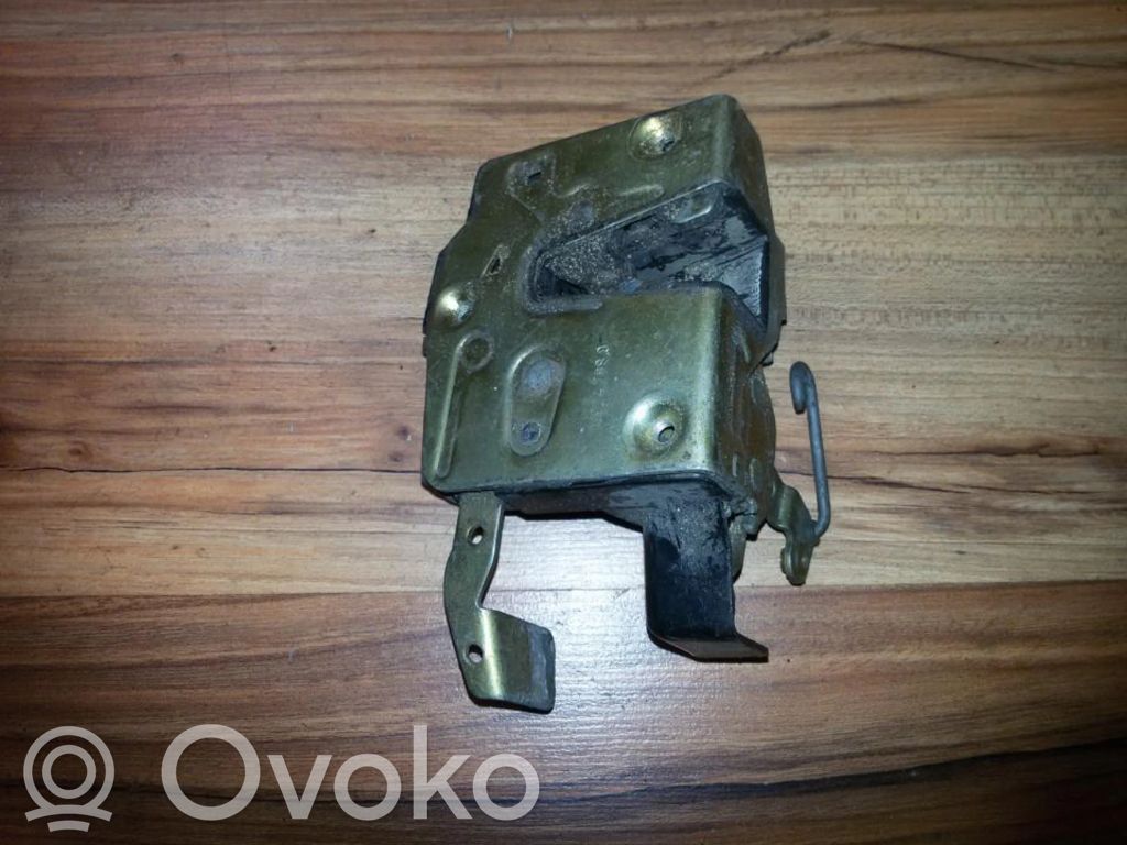 BMW 3 E30 Front door lock 