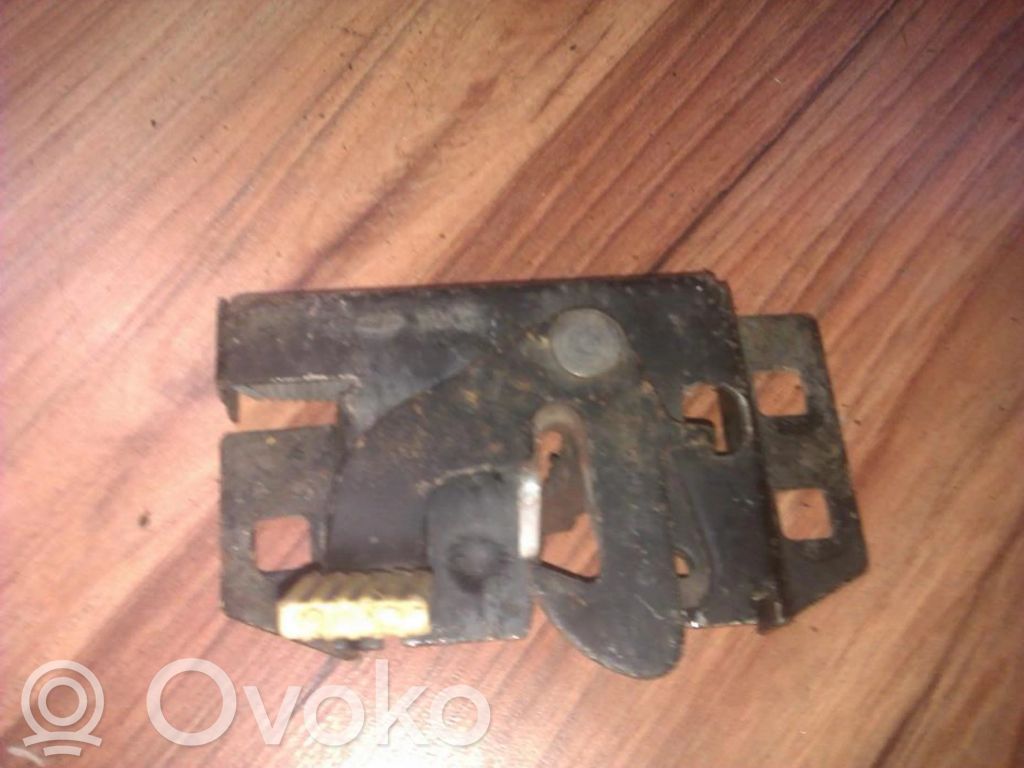 Ford Mondeo MK II Încuietoare capotă 