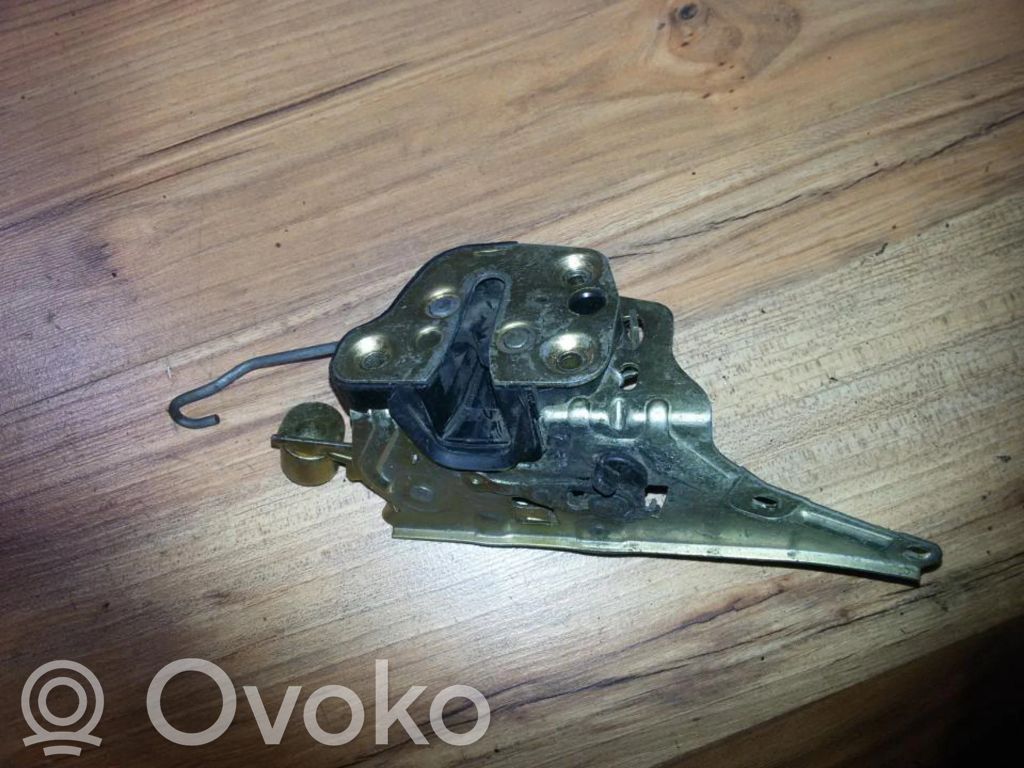 Opel Omega B1 Zamek drzwi tylnych 