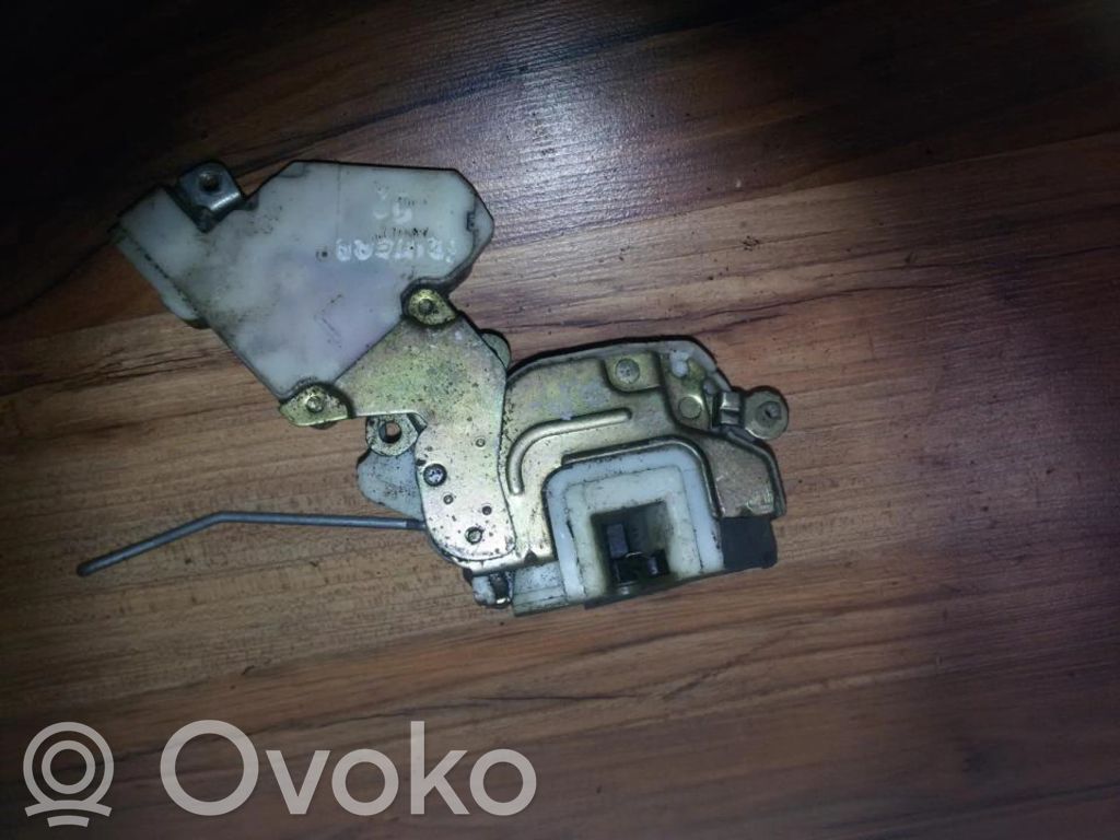 Nissan Primera Zamek drzwi przednich 