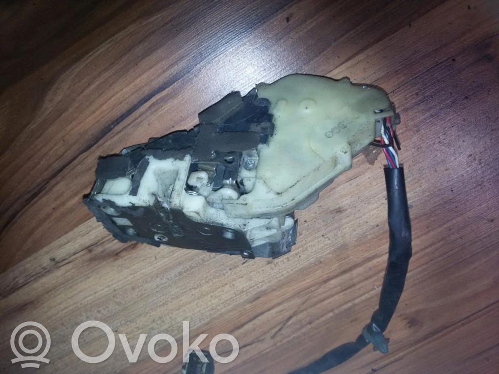Honda Accord Zamek drzwi przednich 