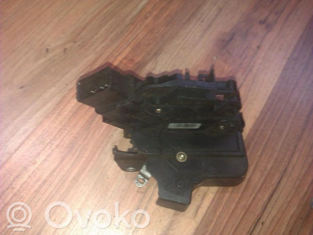 Ford Focus Zamek drzwi przednich 