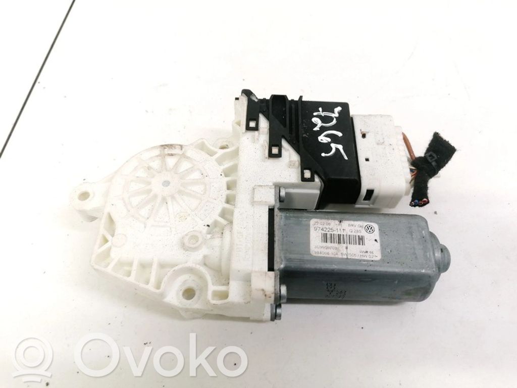 Volkswagen PASSAT B6 Motor macara geam ușă spate 