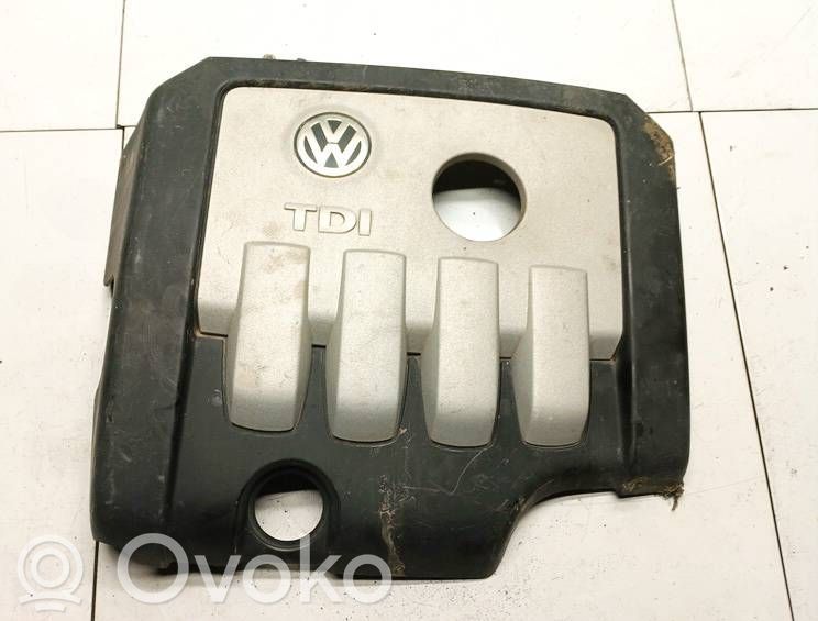 Volkswagen PASSAT B6 Couvercle cache moteur 