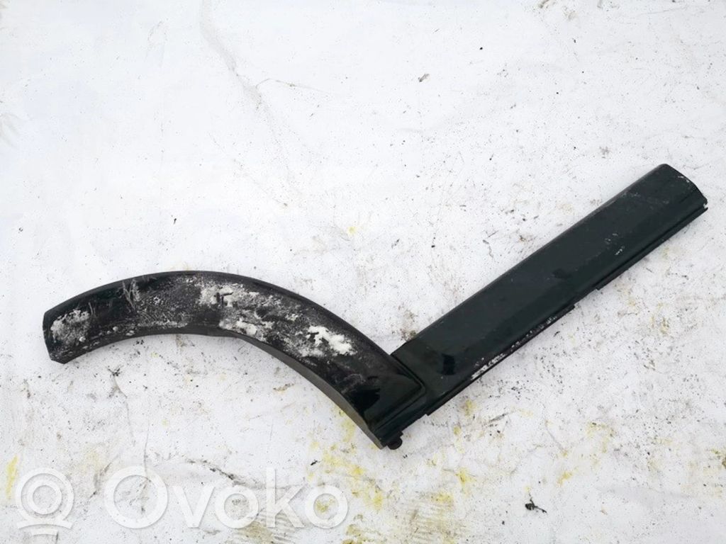 Land Rover Discovery 3 - LR3 Garniture pour voûte de roue avant 