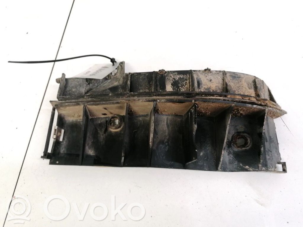 Takapuskurin kannake   8L0807377D,8L0807377D