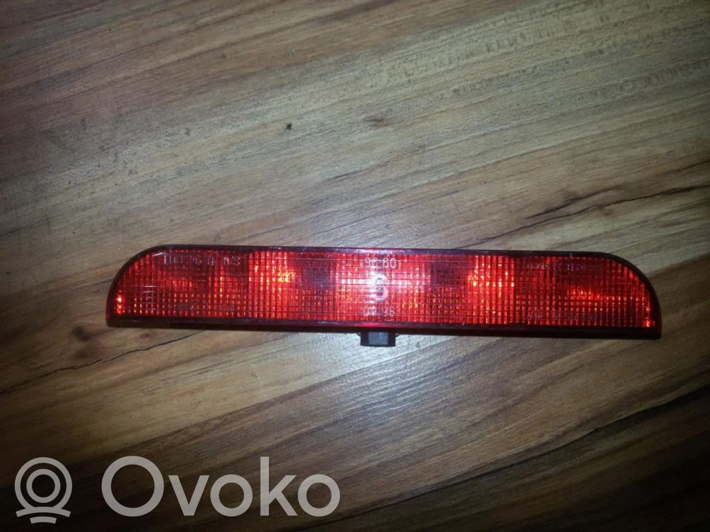 Kolmas/lisäjarruvalo   0996400,0996400