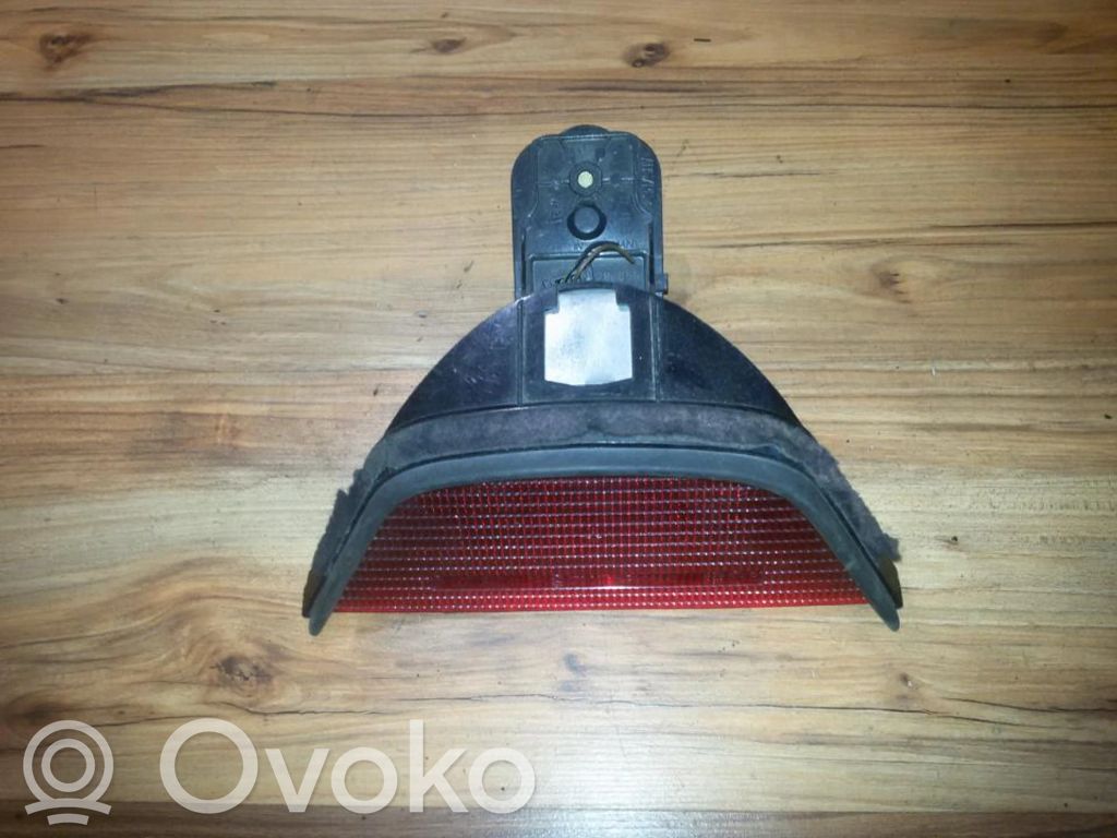 Kolmas/lisäjarruvalo   8360568,8360568