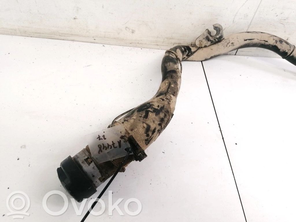 Saab 9-3 Ver2 Tubo e bocchettone per riempimento serbatoio del carburante 