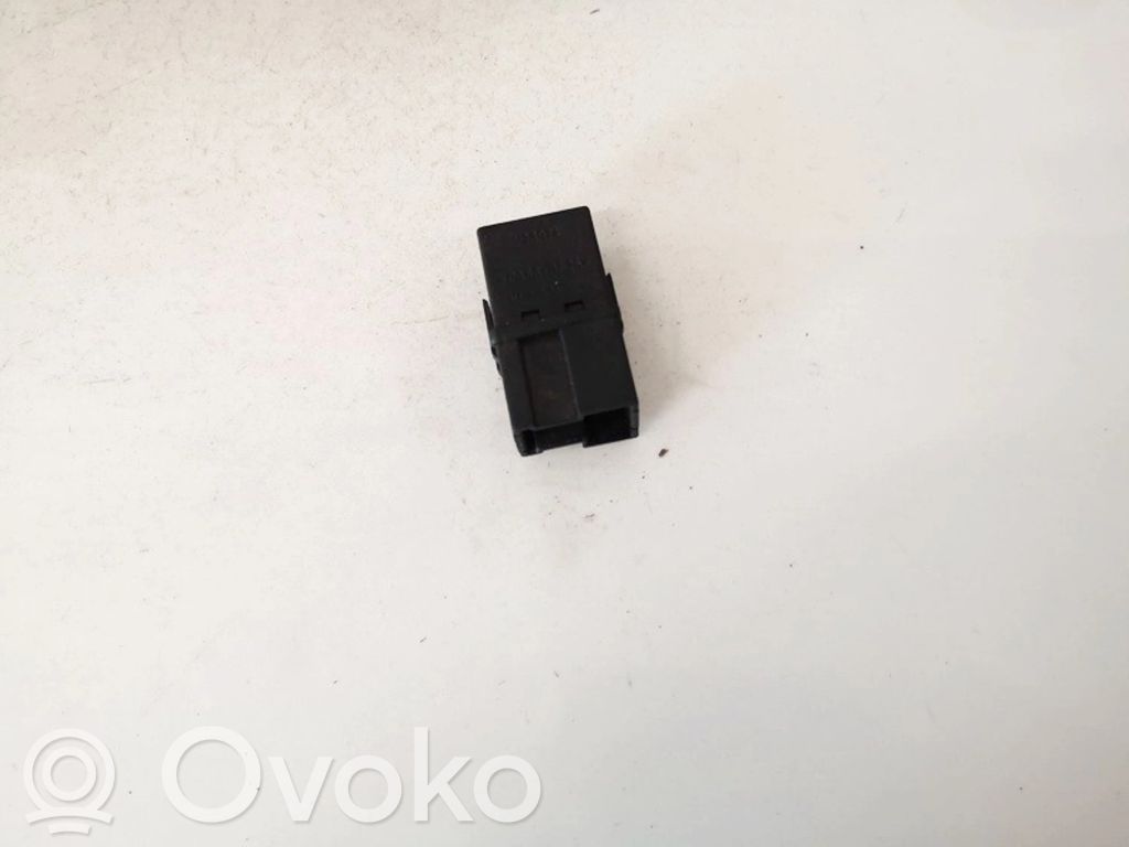 Volvo S40, V40 Alte relee 