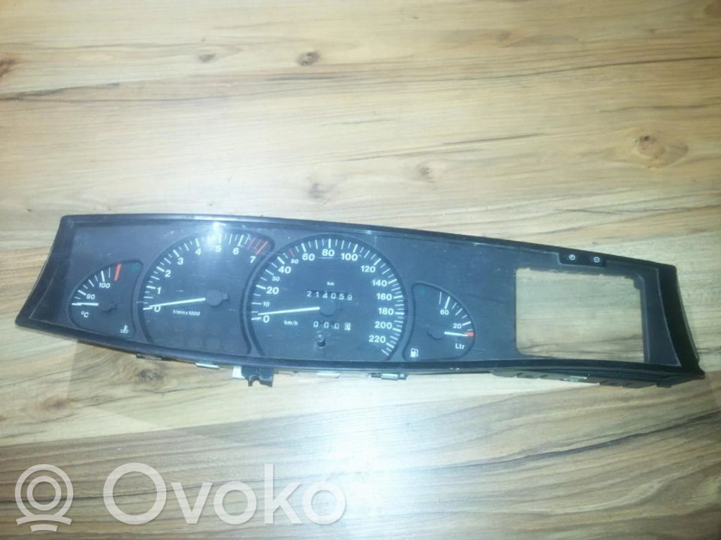 Opel Omega B1 Tachimetro (quadro strumenti) 