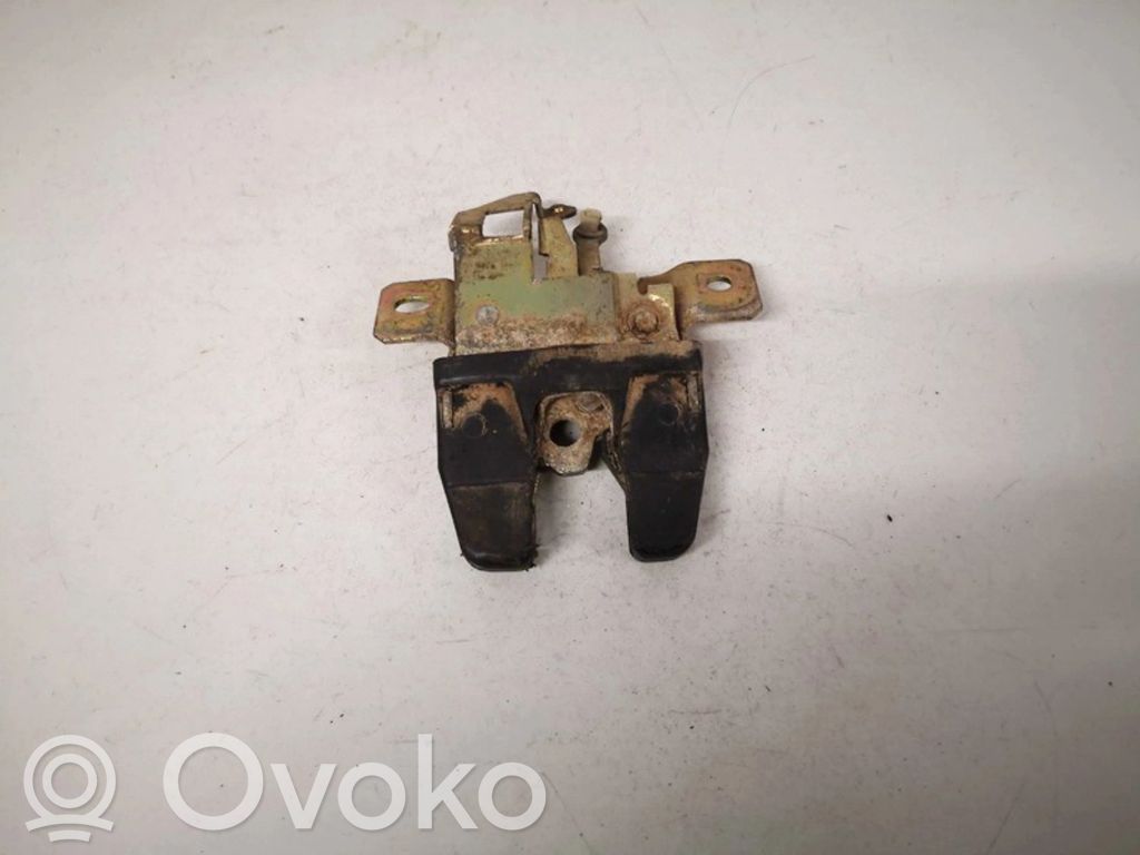 Volkswagen PASSAT B4 Blocco/chiusura/serratura del portellone posteriore/bagagliaio