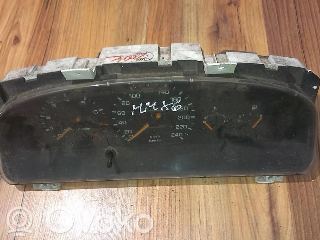 Mazda MX-6 Speedometer (instrument cluster) 