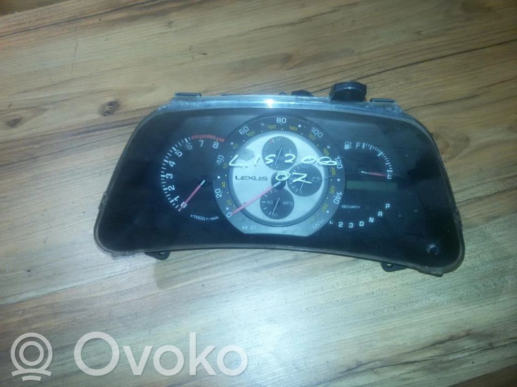 Lexus IS 200-300 Nopeusmittari (mittaristo) 