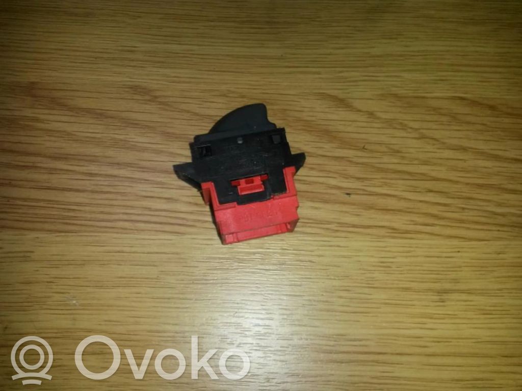 Interruptor del elevalunas eléctrico   047