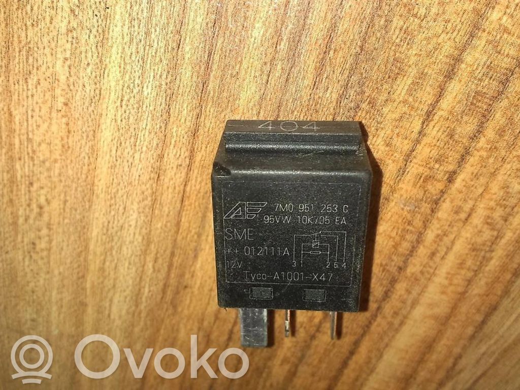 Sonstige Relais   7M0951253C,95VW10K705EA,7M0951253C,95VW10K705EA