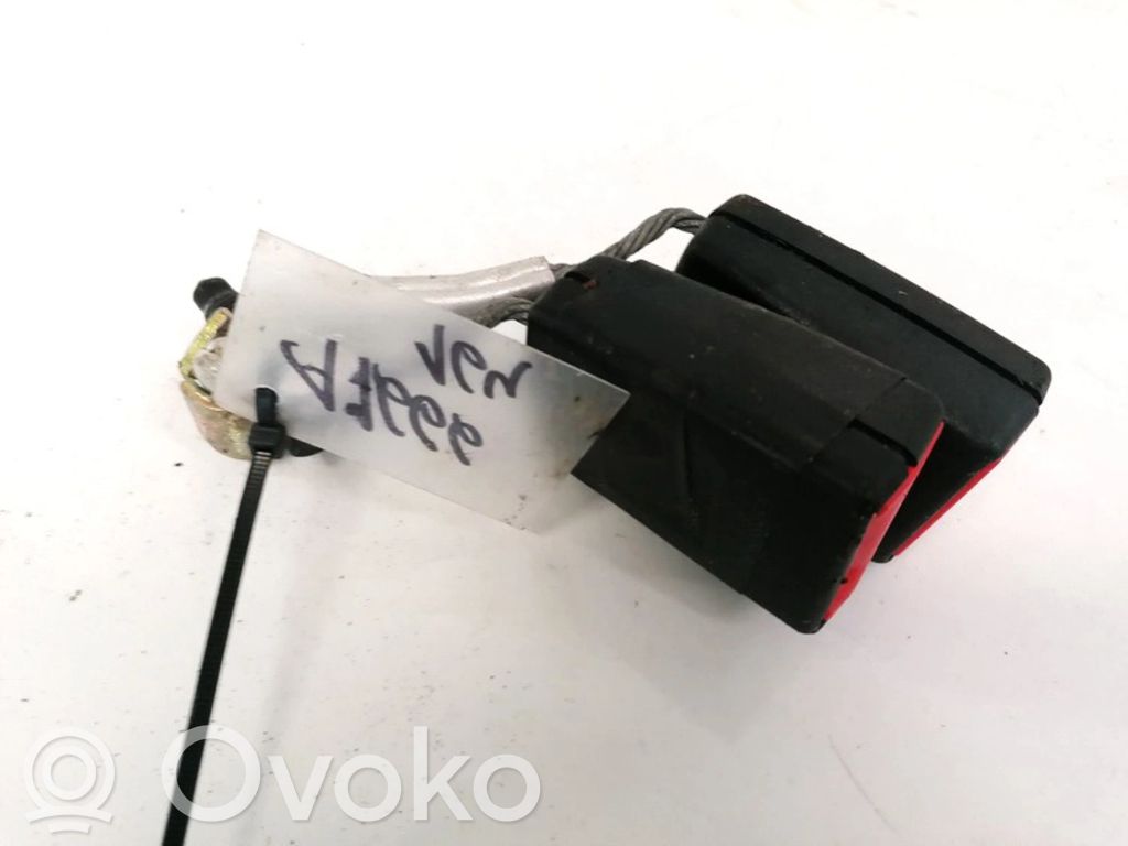 Volkswagen PASSAT B6 Bridă fixare centură de siguranță spate 