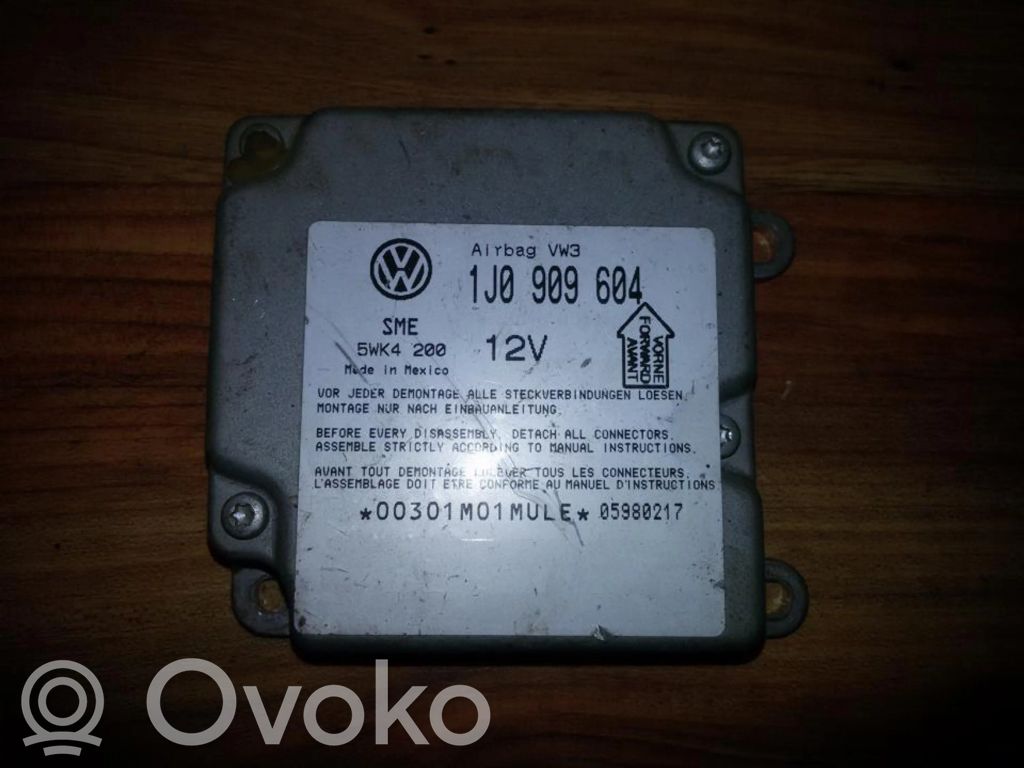 Volkswagen PASSAT B5 Unitate/modul de comandă airbaguri 