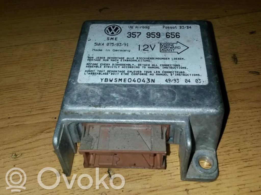 Volkswagen PASSAT B4 Unitate/modul de comandă airbaguri 