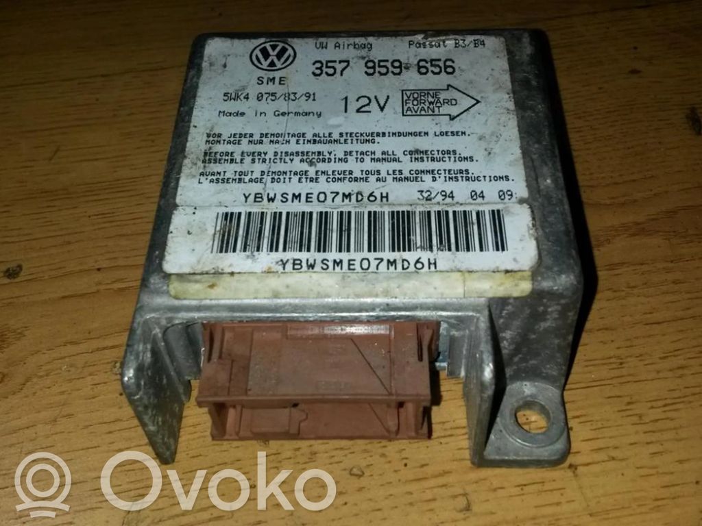 Volkswagen PASSAT B4 Unitate/modul de comandă airbaguri 