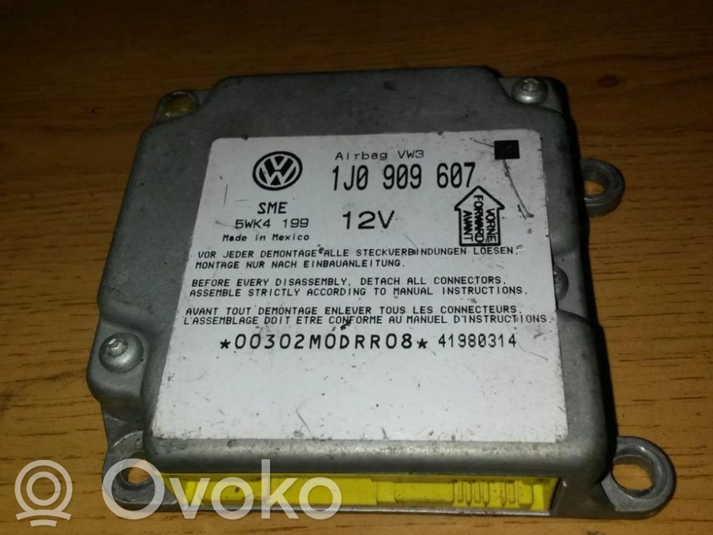 Volkswagen PASSAT B5 Centralina/modulo airbag 