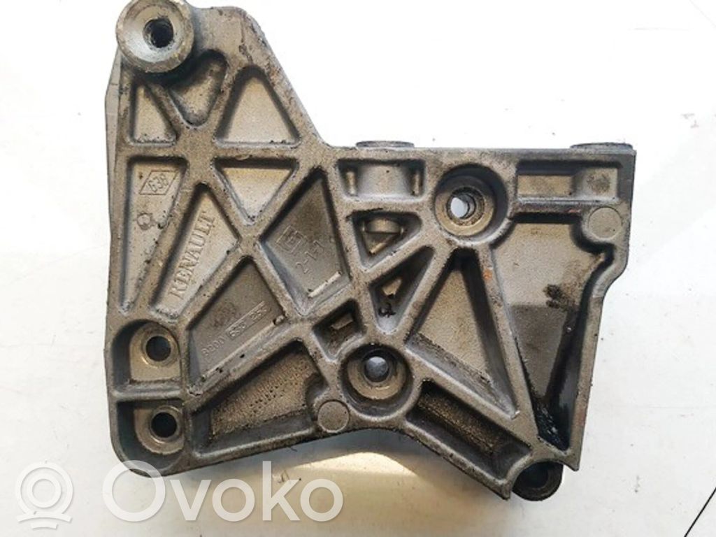 Nissan Qashqai Supporto di montaggio del motore (usato) 