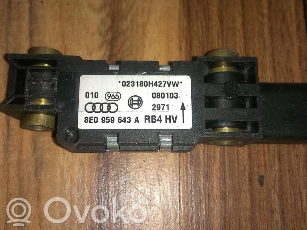 Audi A4 S4 B6 8E 8H Capteur de collision / impact de déploiement d'airbag 