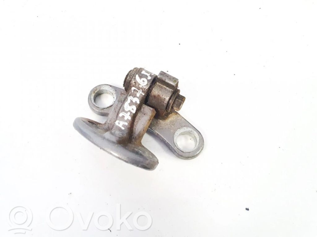 Volvo V50 Задняя нижняя петля 