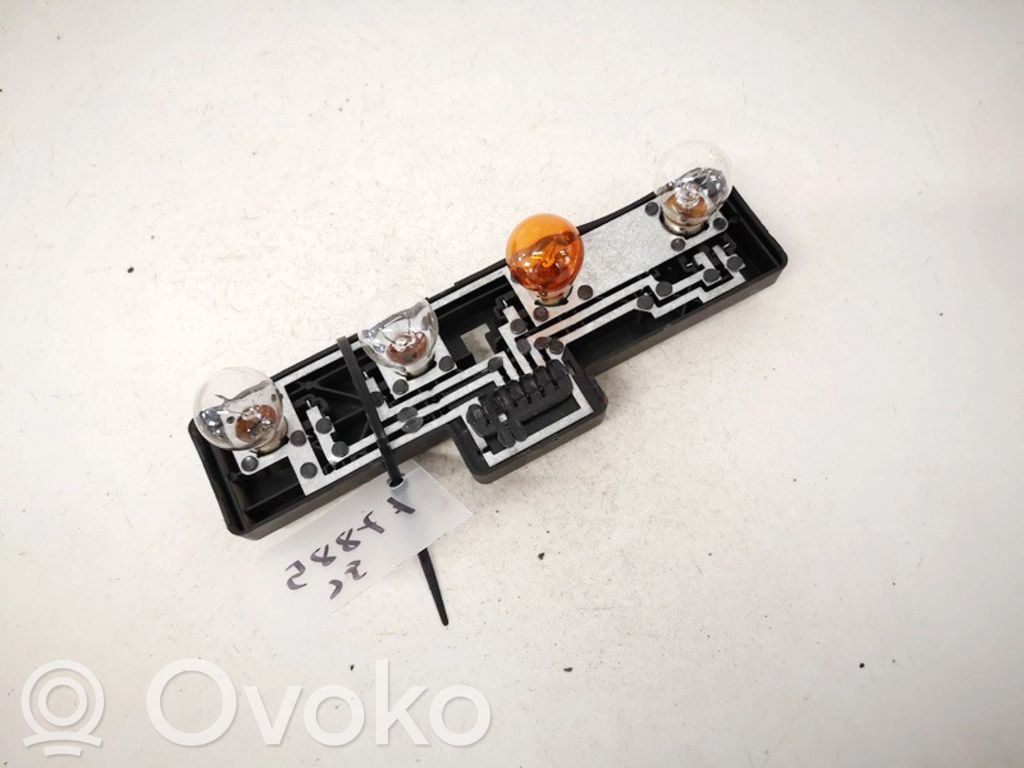Skoda Octavia Mk1 (1U) Glühbirnenhalter Heckleuchte 