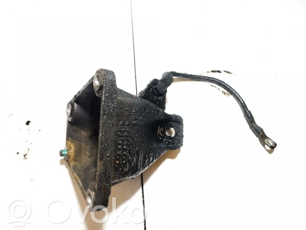 Audi A6 S6 C5 4B Engine mounting bracket 