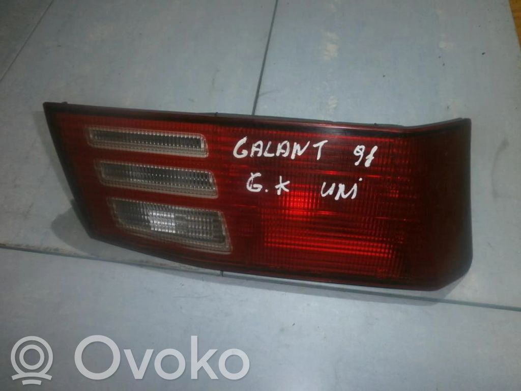 Mitsubishi Galant Lampă spate în capacul portbagajului