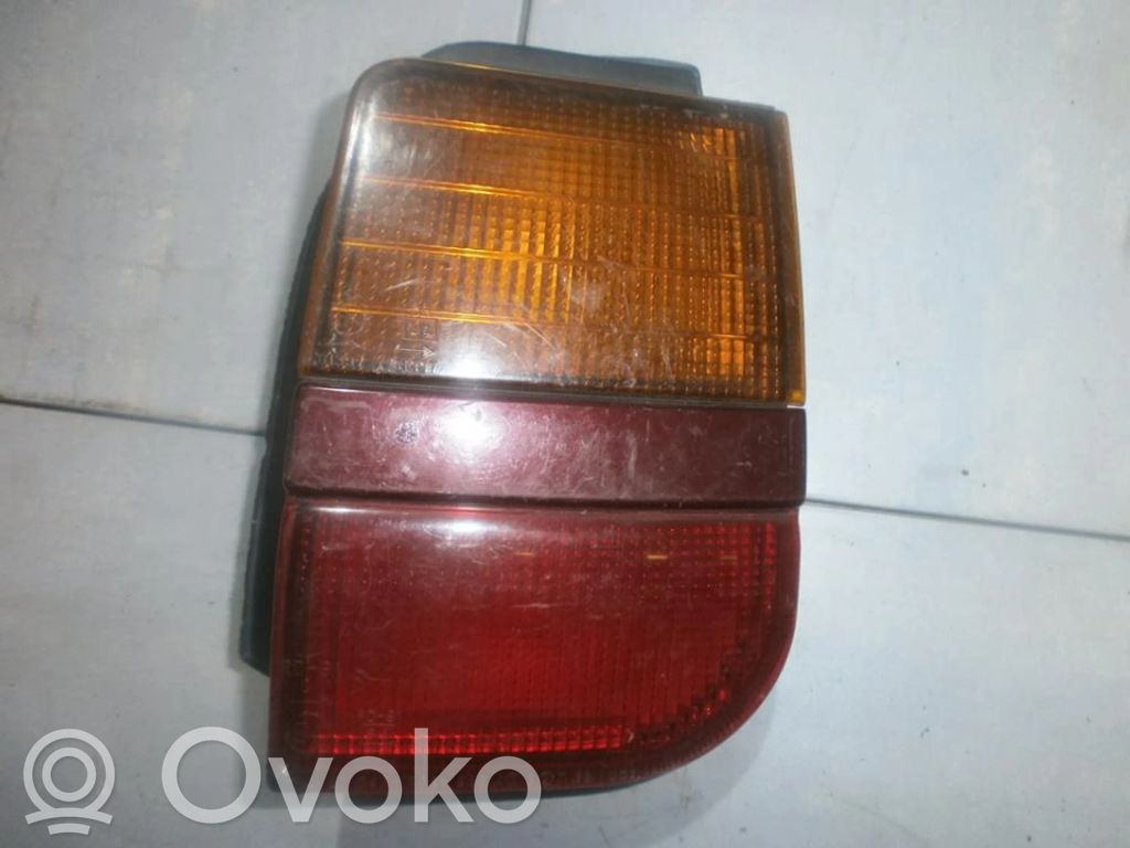 Mitsubishi Space Wagon Lampă spate în caroserie