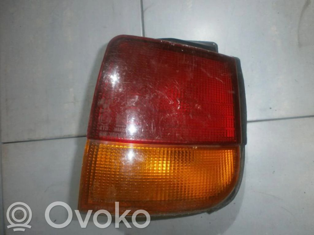 Mitsubishi Space Runner Lampă spate în caroserie 