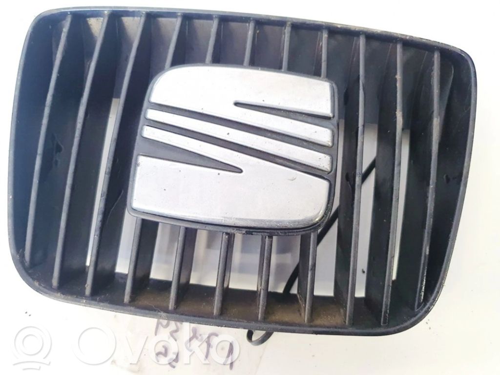 Seat Cordoba (6K) Grilă față 