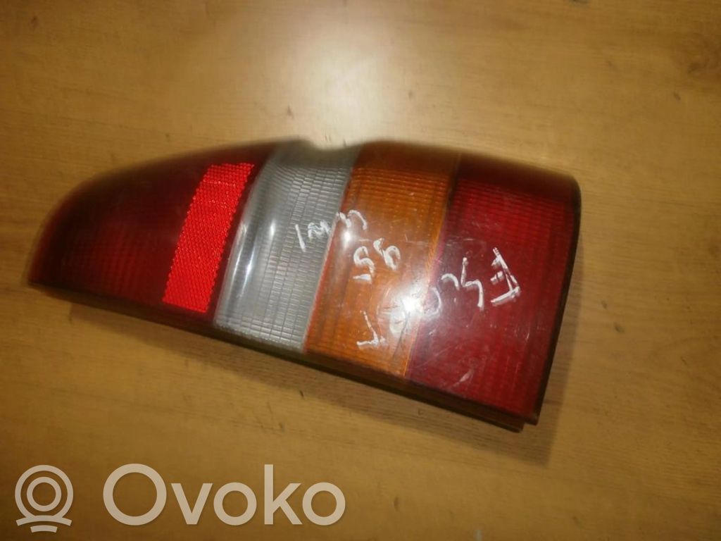 Luz trasera/de freno   91AG13A602,91AG13A602