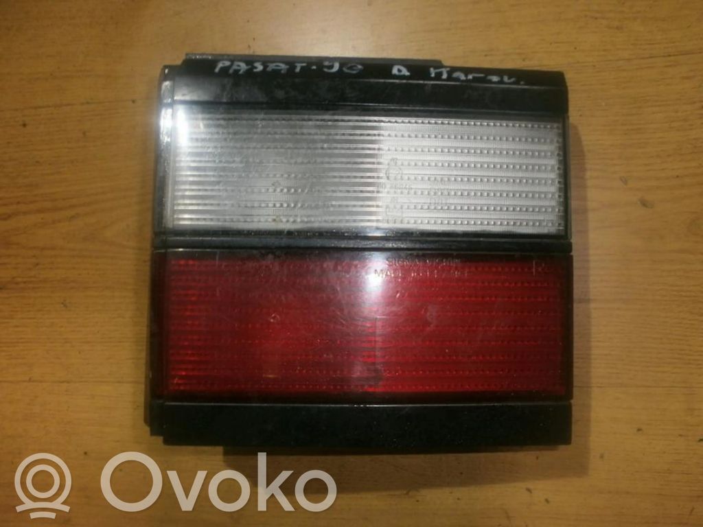 Volkswagen PASSAT B3 Luci posteriori del portellone del bagagliaio 