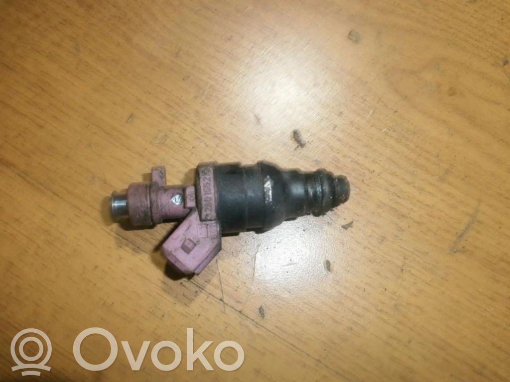 Peugeot 406 Inyector de combustible 