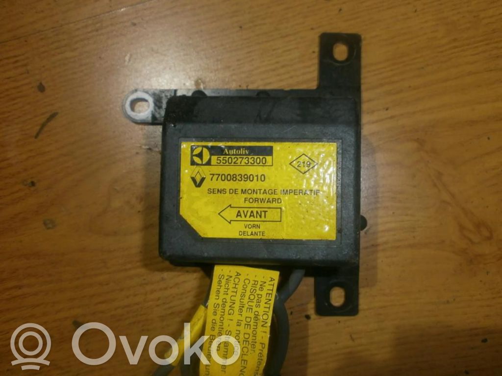 Renault Twingo I Airbag control unit/module 