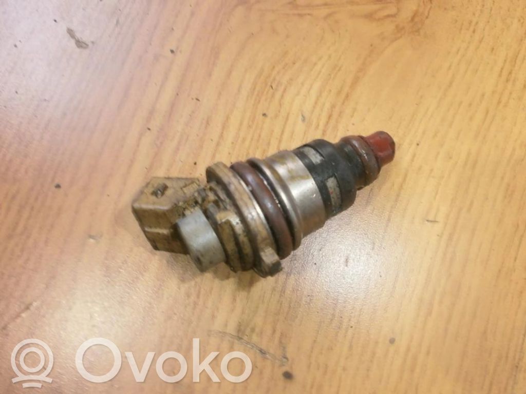 Ford Mondeo MK I Polttoainesuutin 