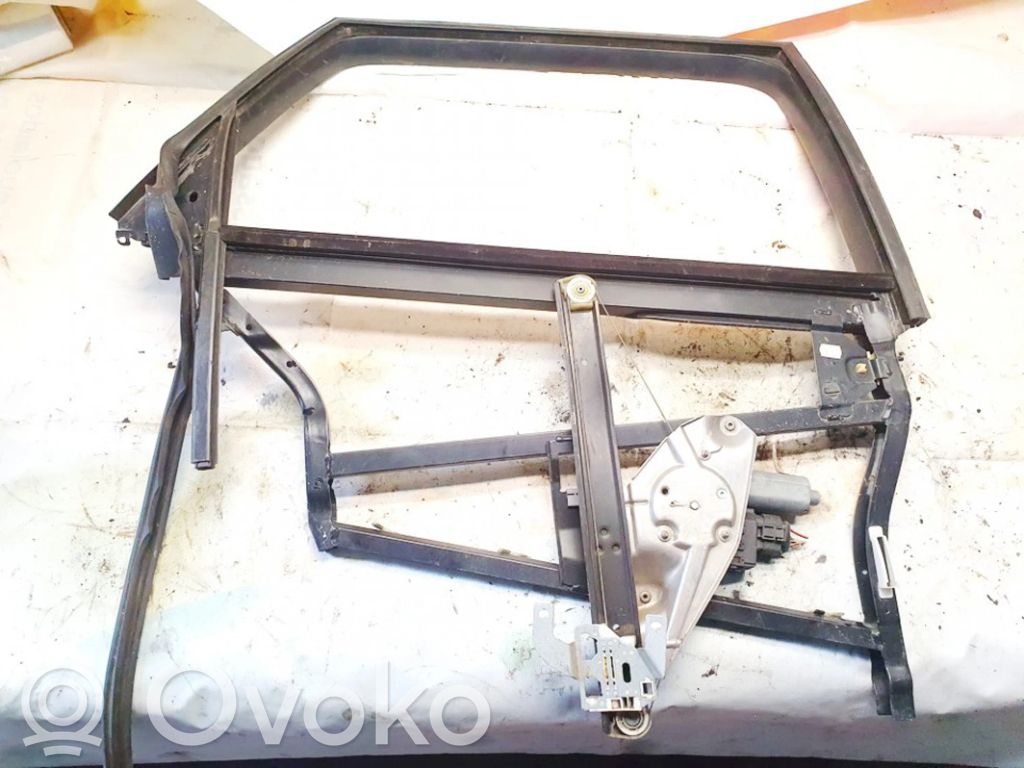 Audi A6 S6 C5 4B Ramka szyby drzwi tylnych 