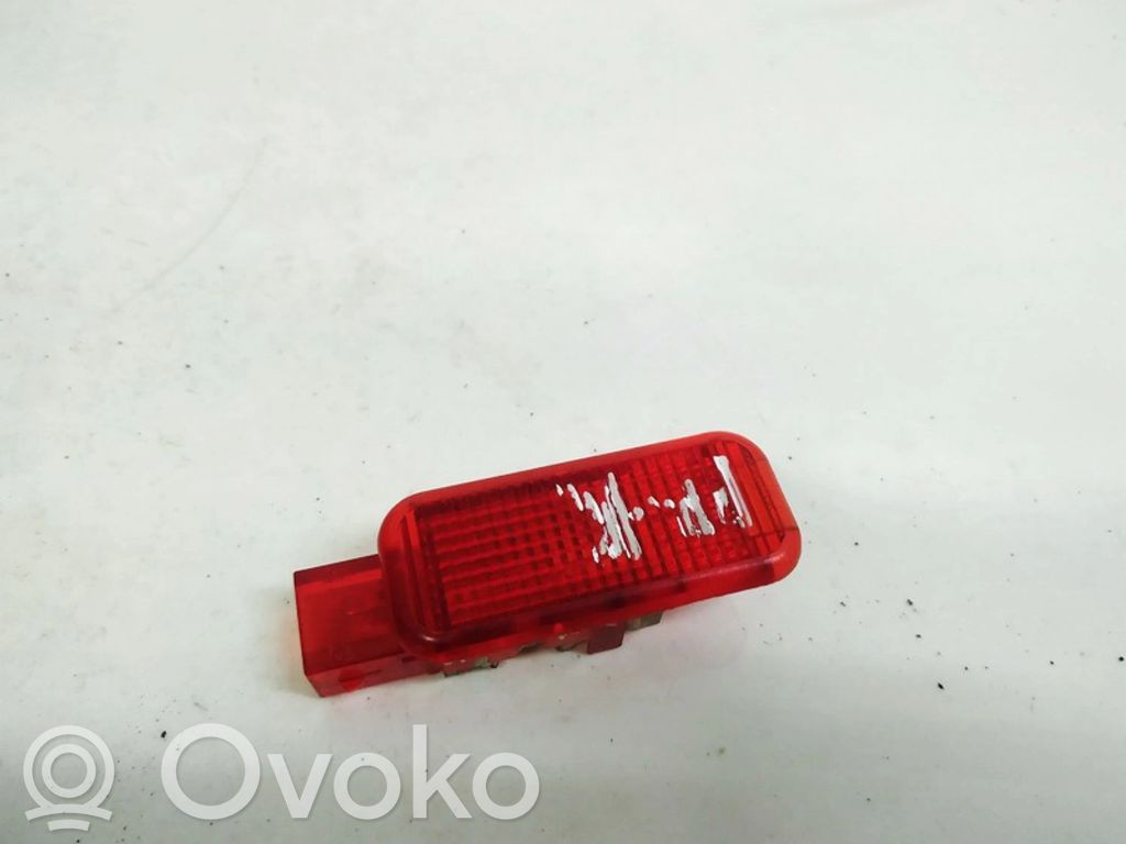 Audi A6 S6 C5 4B Luce interna per portiera posteriore 