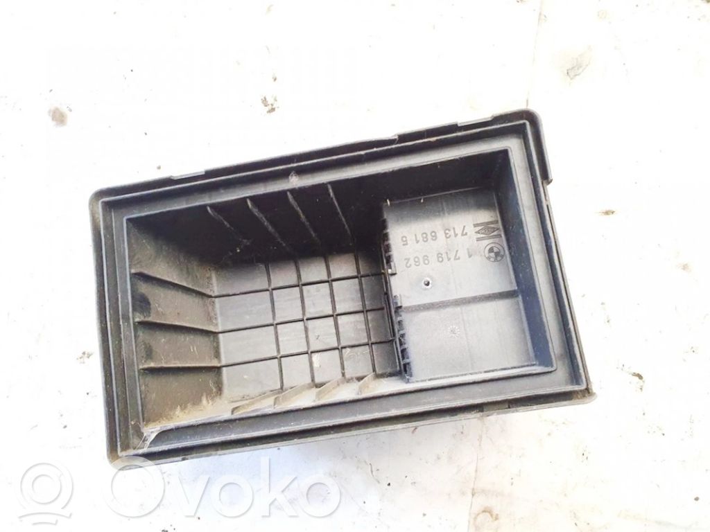 BMW 5 E39 Air filter box 