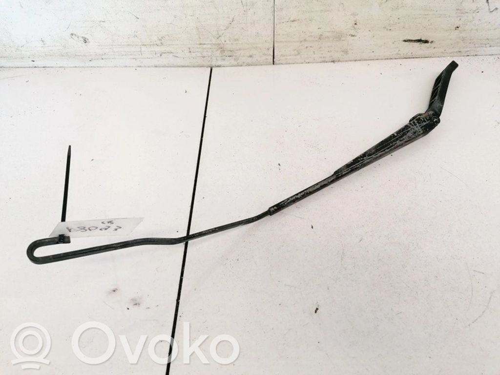 Front wiper blade arm