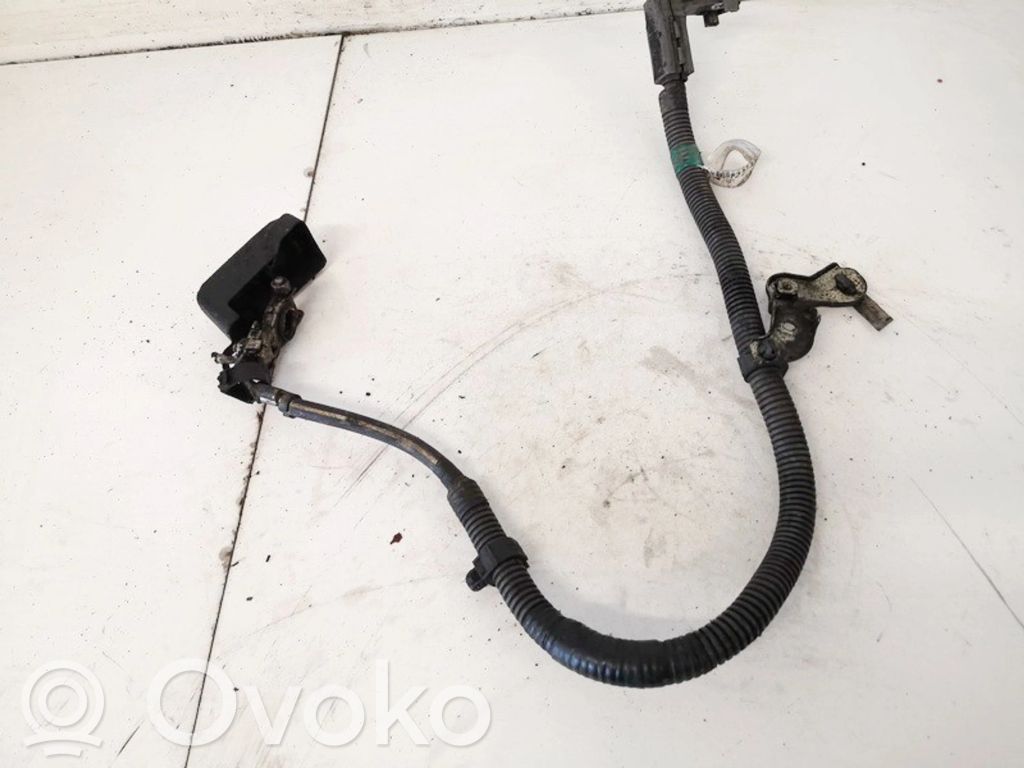 Toyota RAV 4 (XA30) Plus / Klema / Przewód akumulatora 