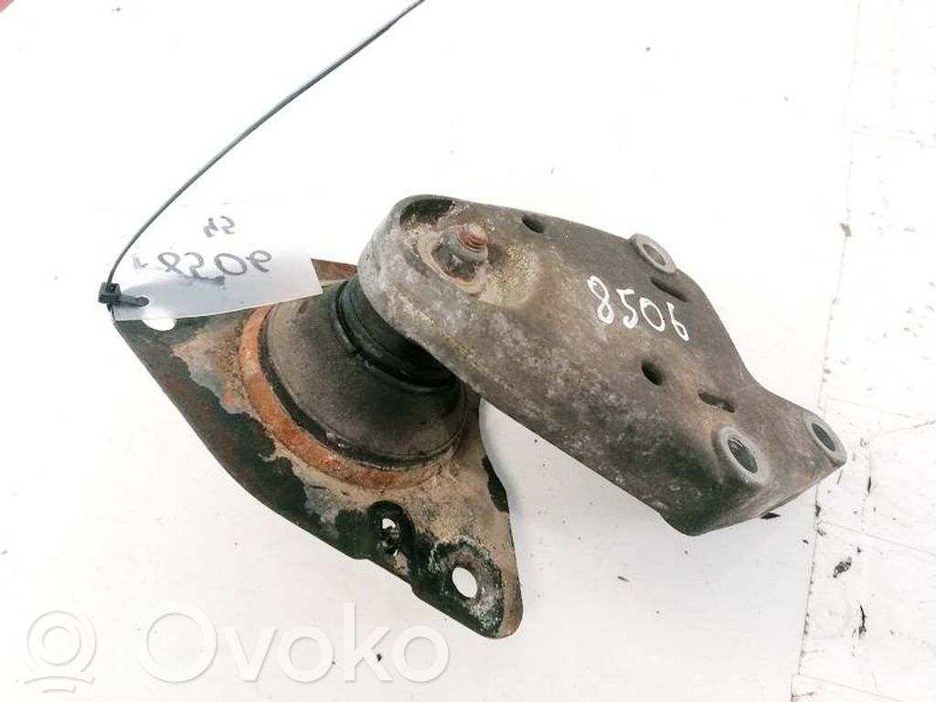 Engine mount bracket   7700823950,7700823950,7700823950
