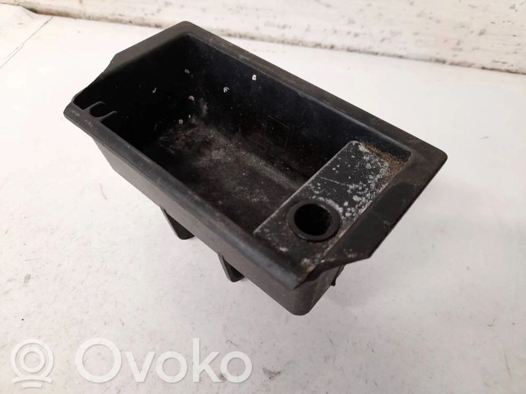 Car ashtray   511682255299,82255299,511682255299,82255299