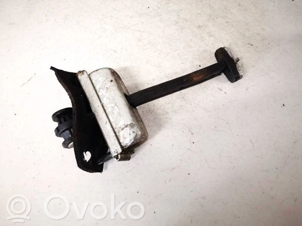 Ford Focus Etuoven pidätin 